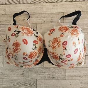 Torrid Curve Underwire T Shirt Bra Womens 40DDD Roses Lip Print Push Up Lift